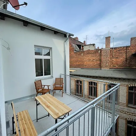 Luise Mit 4-zimmer, Balkon, 127qm דירה Görlitz